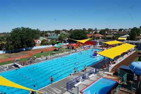 Holland Park Pool West Wyalong